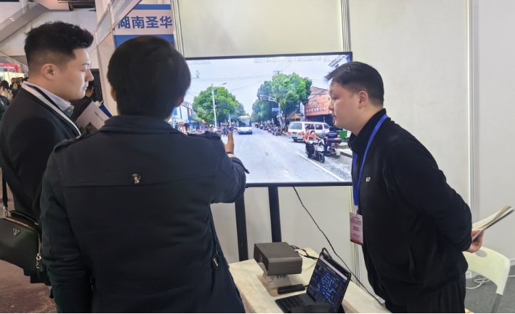 国朗智能道路监测系统亮相亚洲国际交通展，助力打造路面养护系统数字化闭环